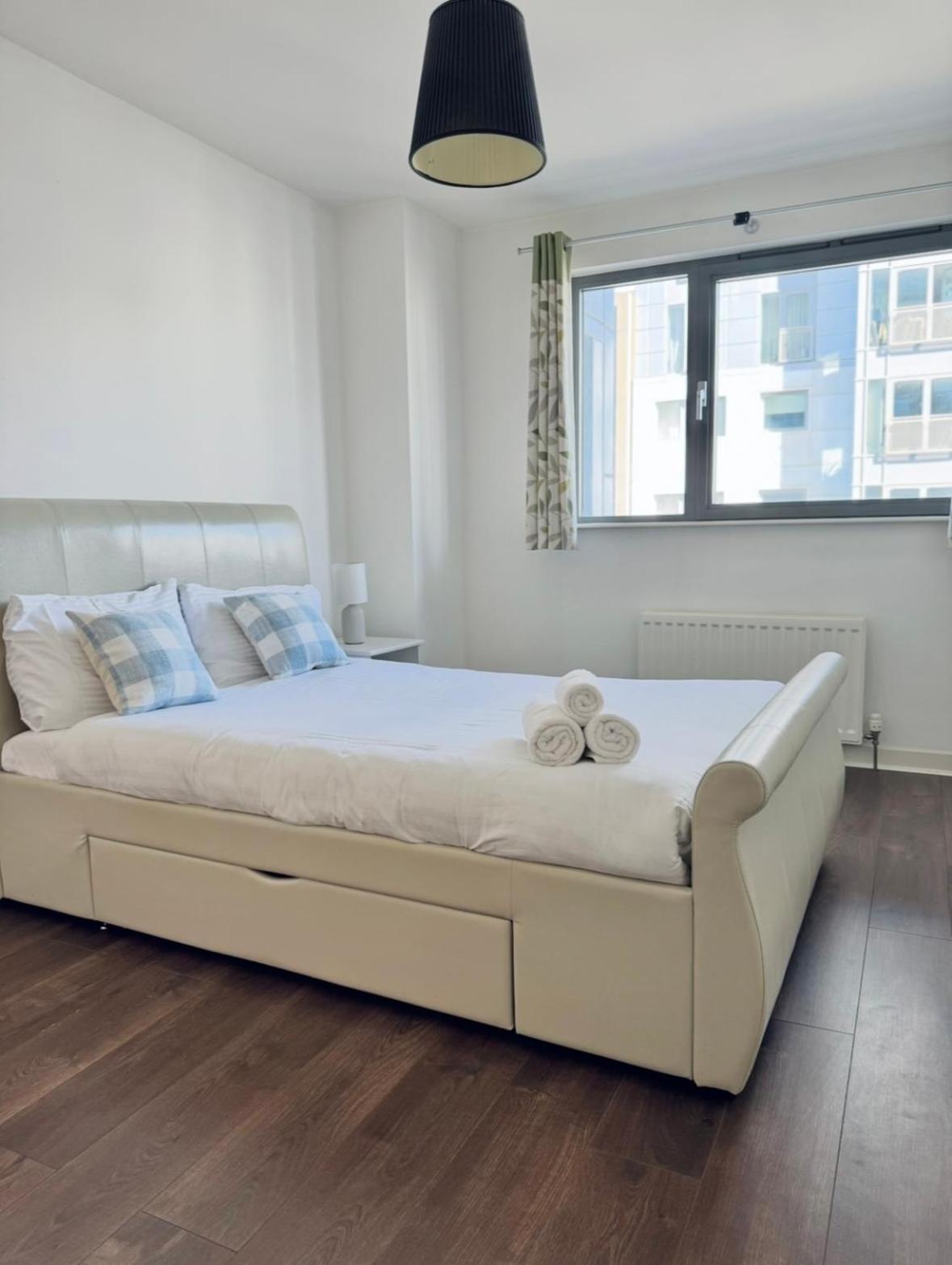 Modern Two Bedroom Apartments Edinburgh Exterior photo