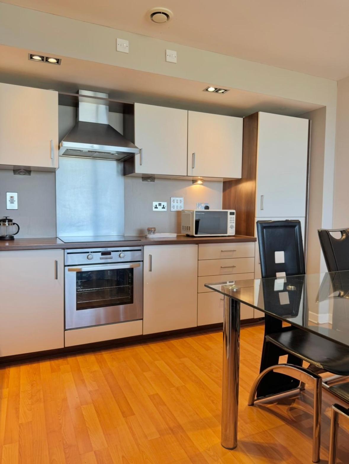 Modern Two Bedroom Apartments Edinburgh Exterior photo