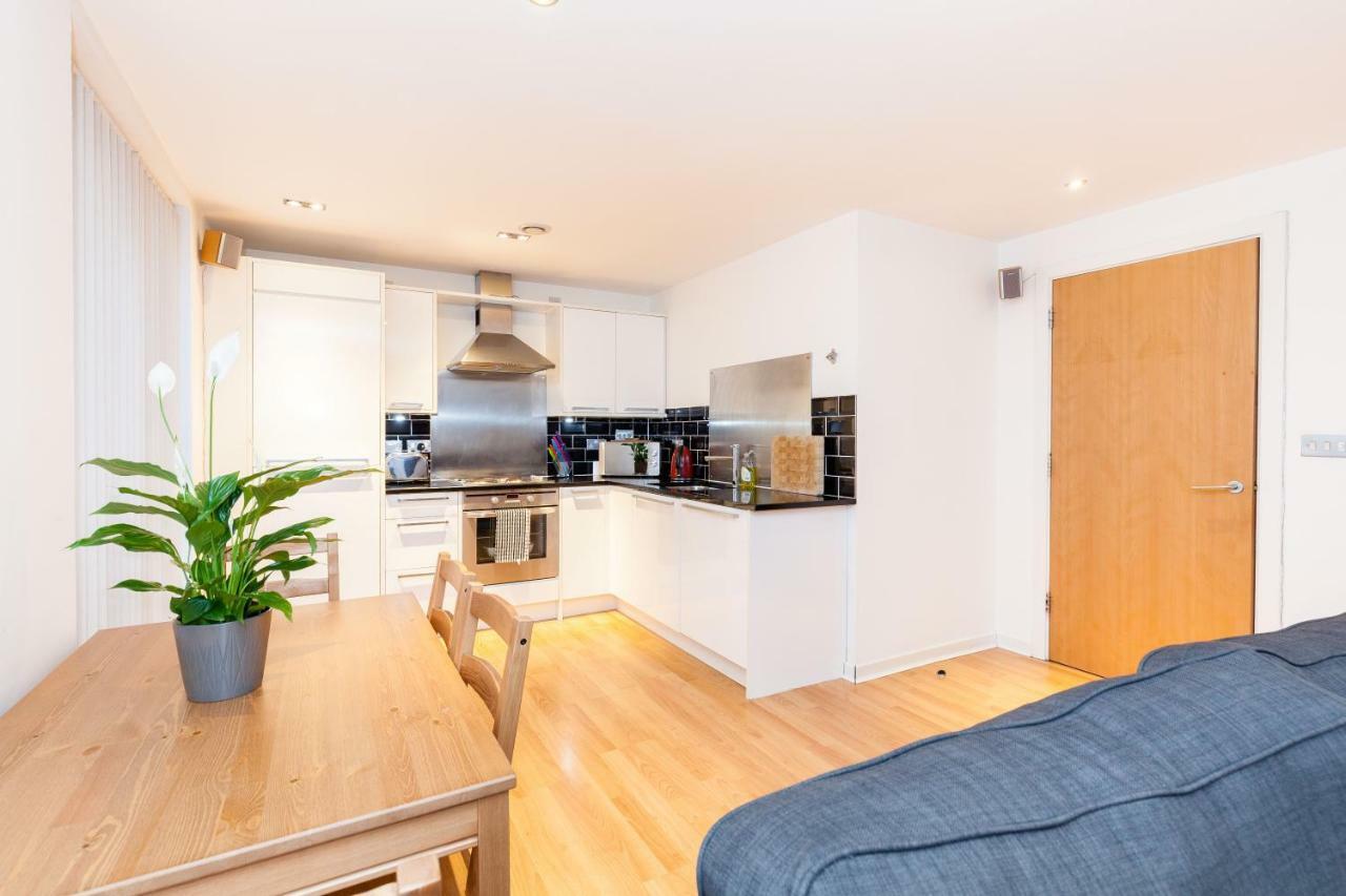Modern Two Bedroom Apartments Edinburgh Exterior photo